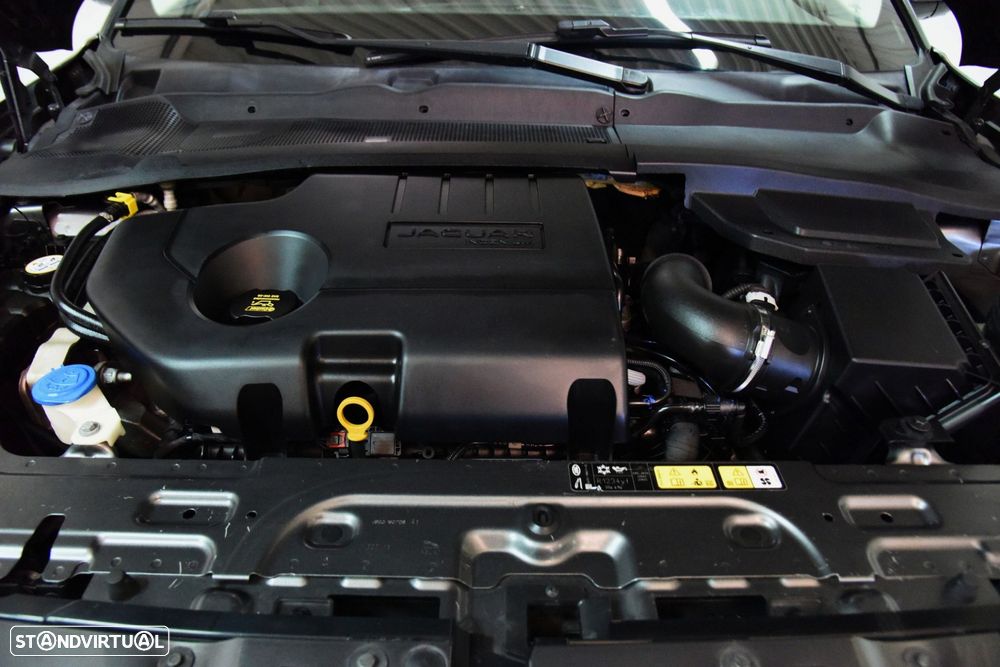 Jaguar E-Pace 2.0 i4D - 10