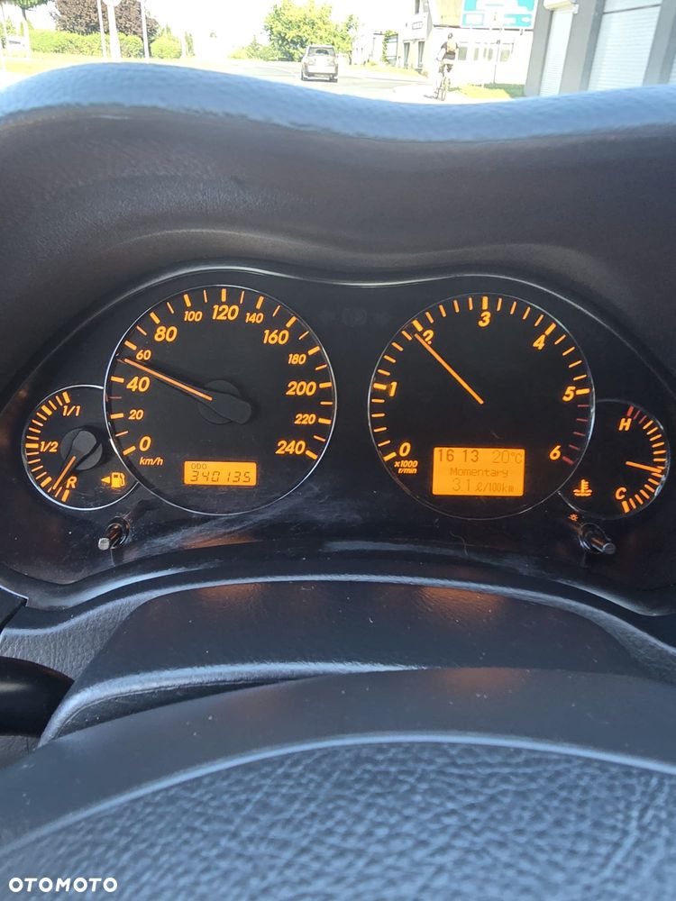 Toyota Avensis 2.0 D-4D Platinium - 9