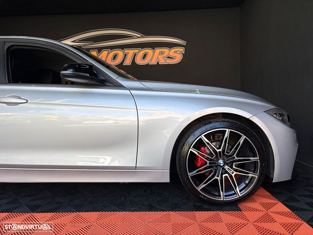 BMW 318 d Aut. Sport Line - 23
