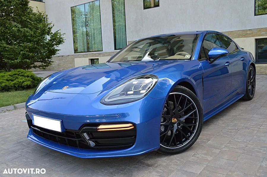 Porsche Panamera 4 - 19