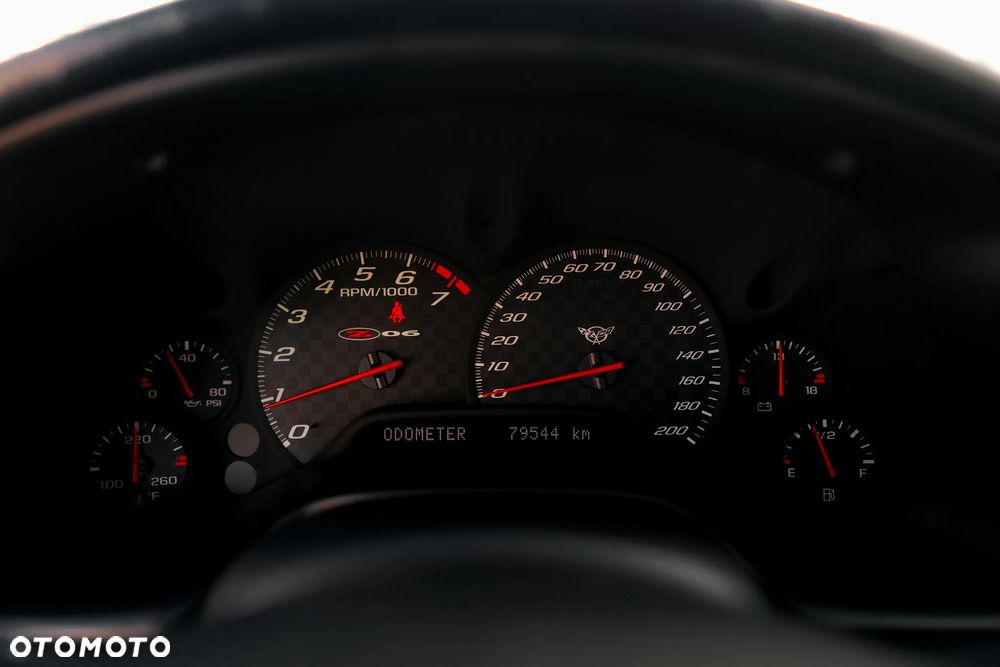 Chevrolet Corvette - 28