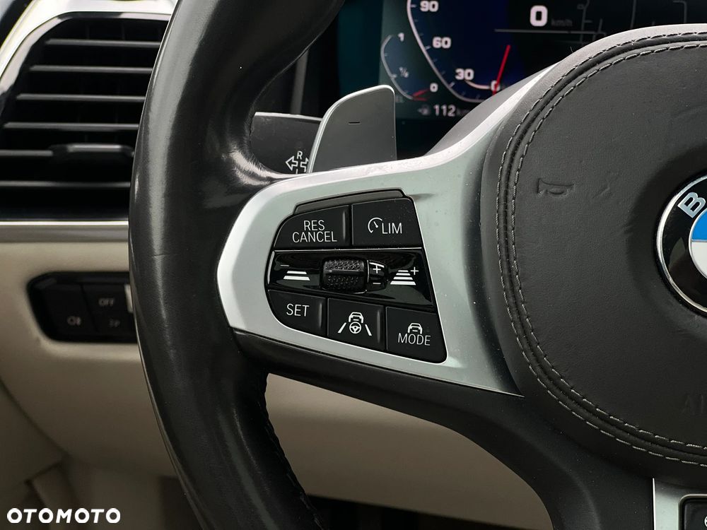 BMW Seria 8 - 18