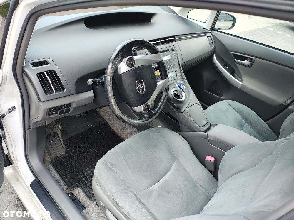 Toyota Prius 1.8 HSD Luna - 14
