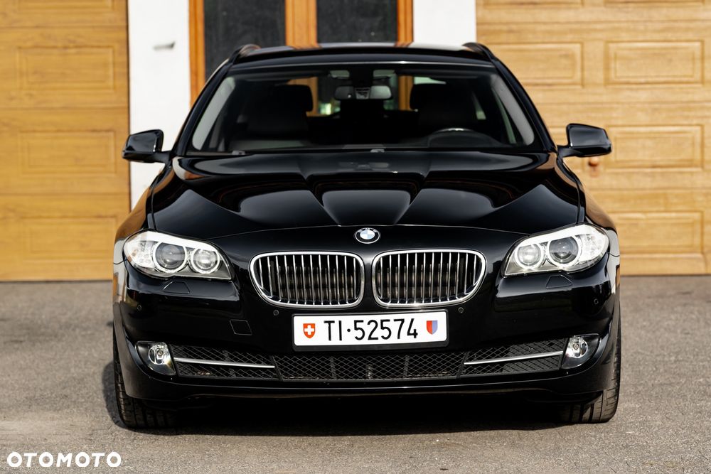 BMW Seria 5 528i xDrive Sport-Aut - 15