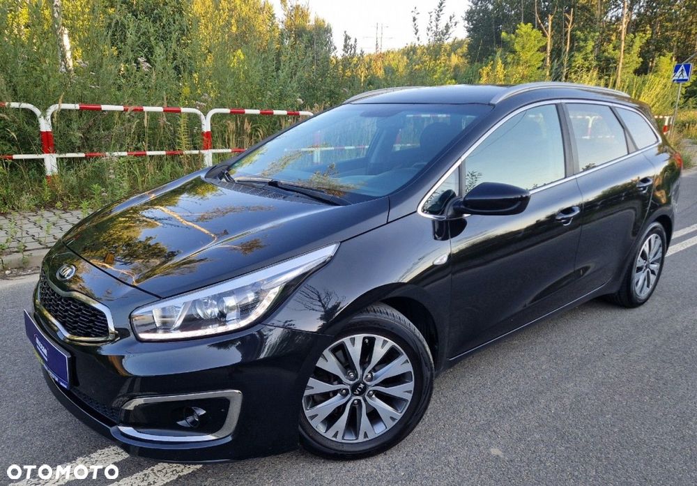 Kia Ceed 1.6 GDI Fifa World Cup Edition - 2