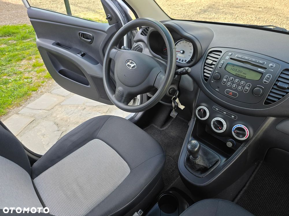 Hyundai i10 1.1 Edition 20 - 22