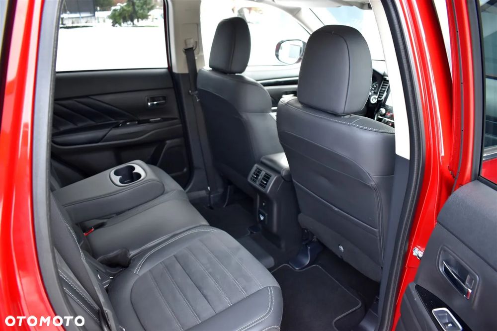 Mitsubishi Outlander 2.4 4WD Diamant+ - 21