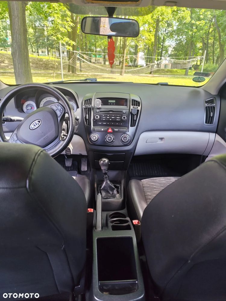 Kia Ceed 1.4 Comfort - 17