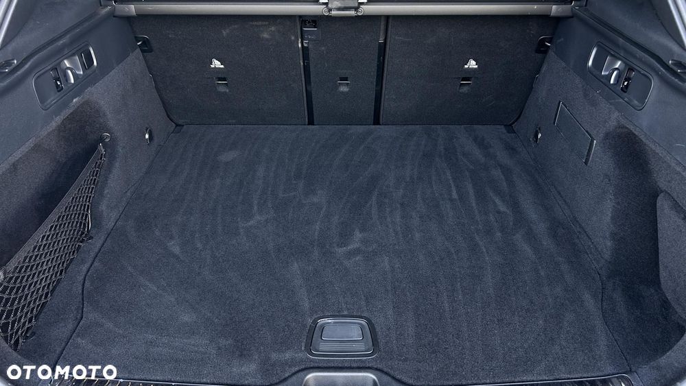 Mercedes-Benz GLC - 32