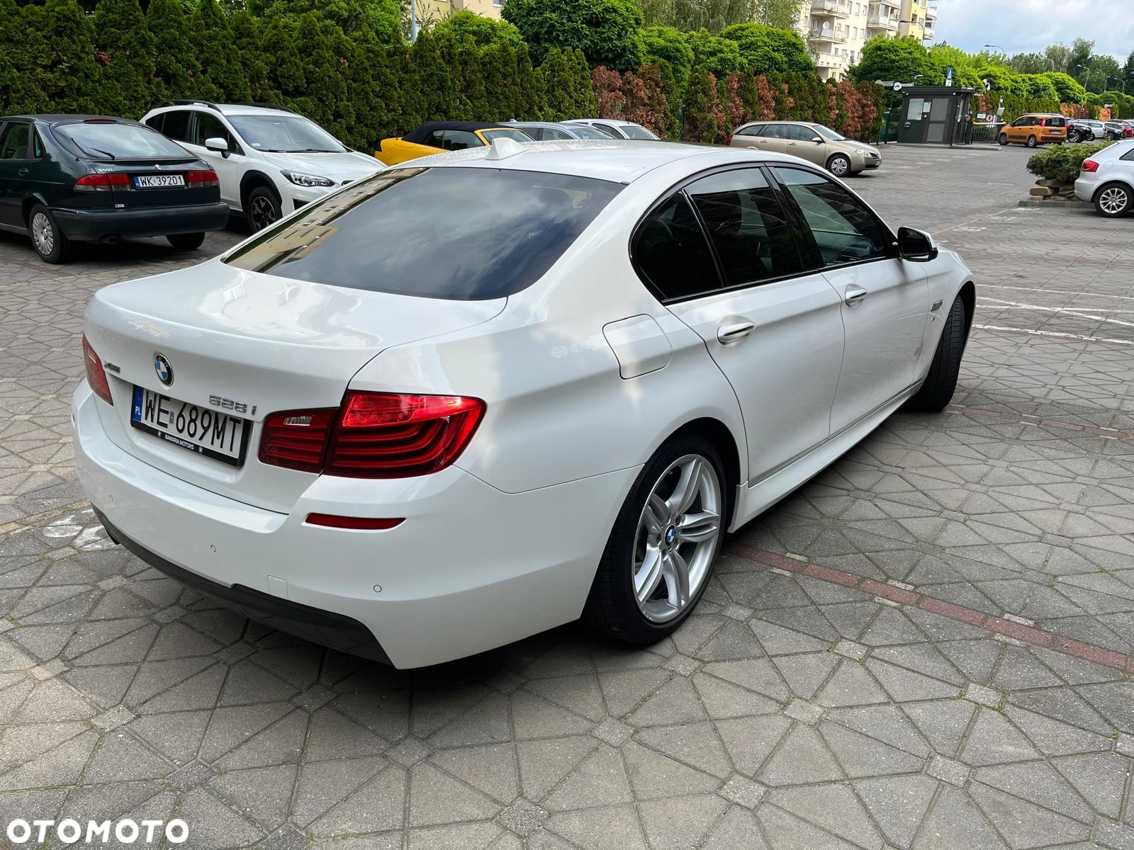BMW Seria 5 528i xDrive - 6