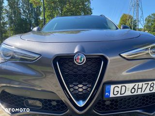 Alfa Romeo Stelvio 2.0 Turbo 16V AT8-Q4 Ti