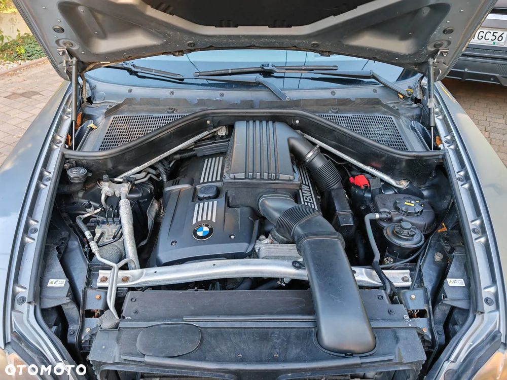 BMW X5 3.0si xDrive - 29