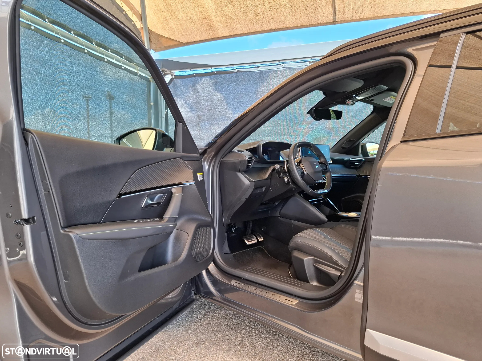 Peugeot 2008 1.2 PureTech GT Line EAT8 - 17