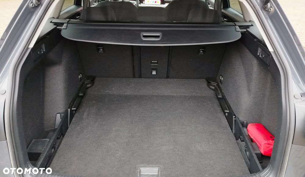 Volkswagen Golf Variant 2.0 TDI SCR DSG Life - 21