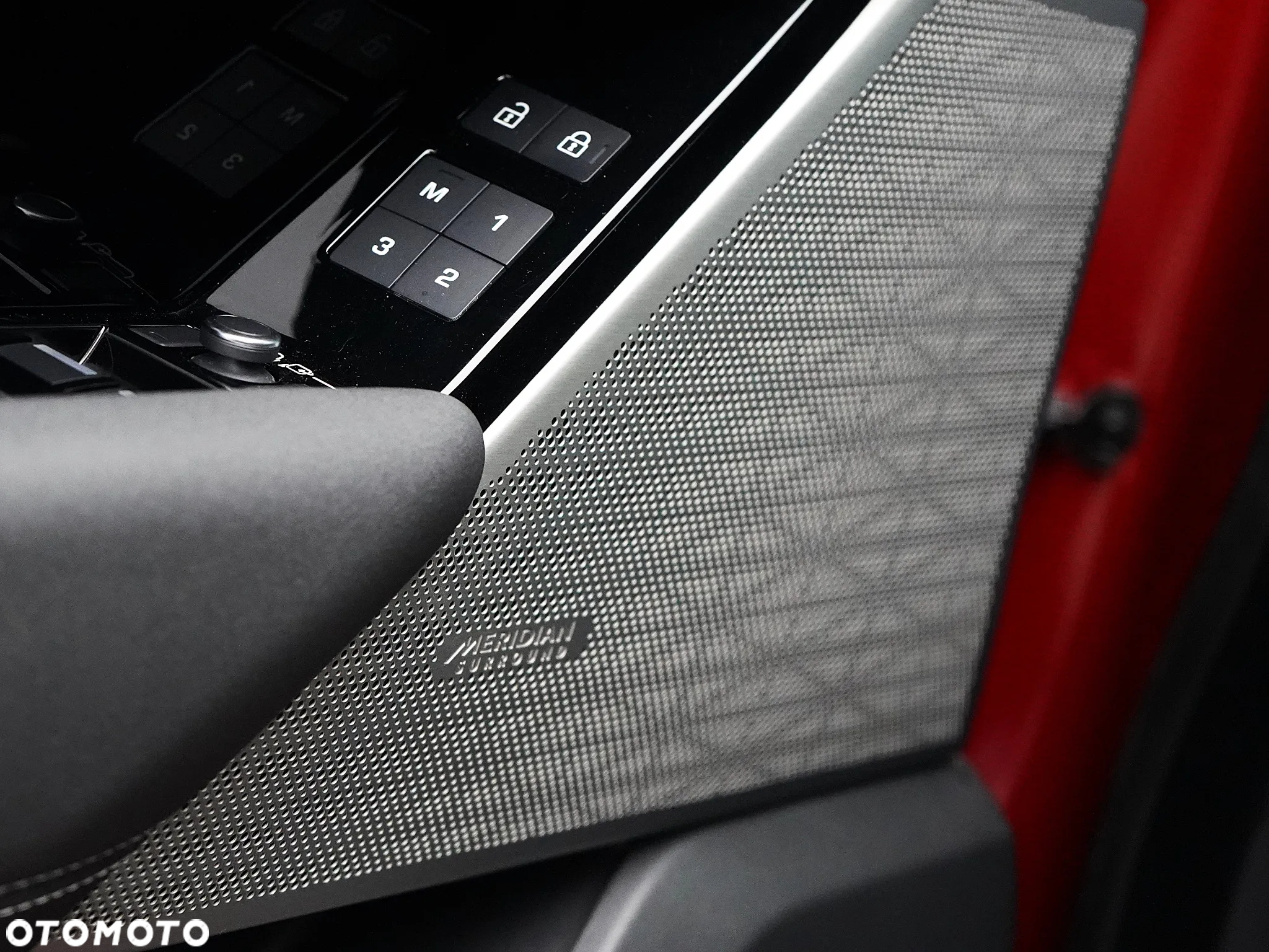 Land Rover Range Rover Velar D200 Dynamic SE - 12