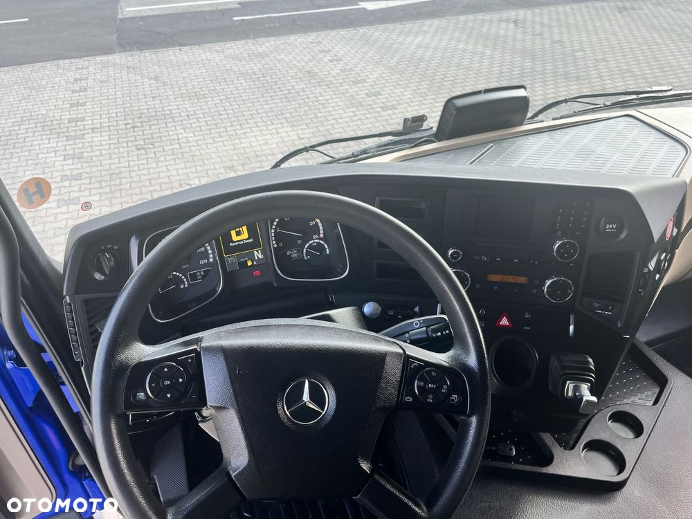 Mercedes-Benz Actros - 16