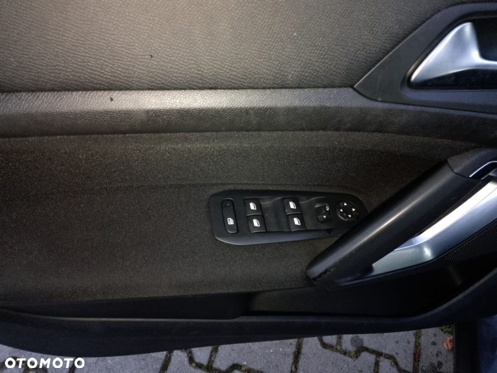 Peugeot 308 1.6 HDi Premium - 25