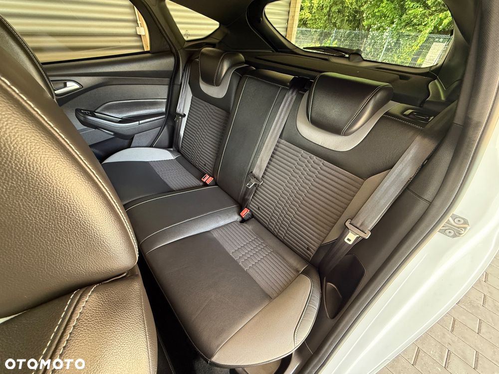 Ford Focus 2.0 EcoBoost ST mit Leder-Exclusiv-Paket - 29