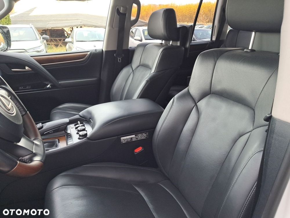 Lexus LX 570 Omotenashi - 8