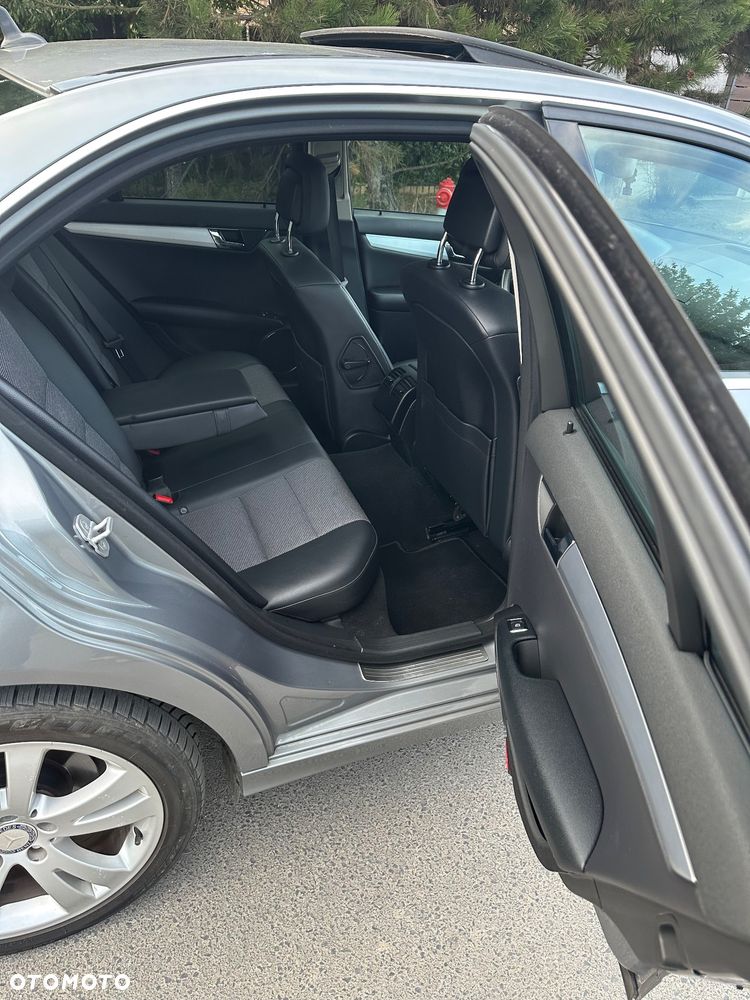 Mercedes-Benz Klasa C 180 CGI Automatik BlueEFFICIENCY Avantgarde - 10