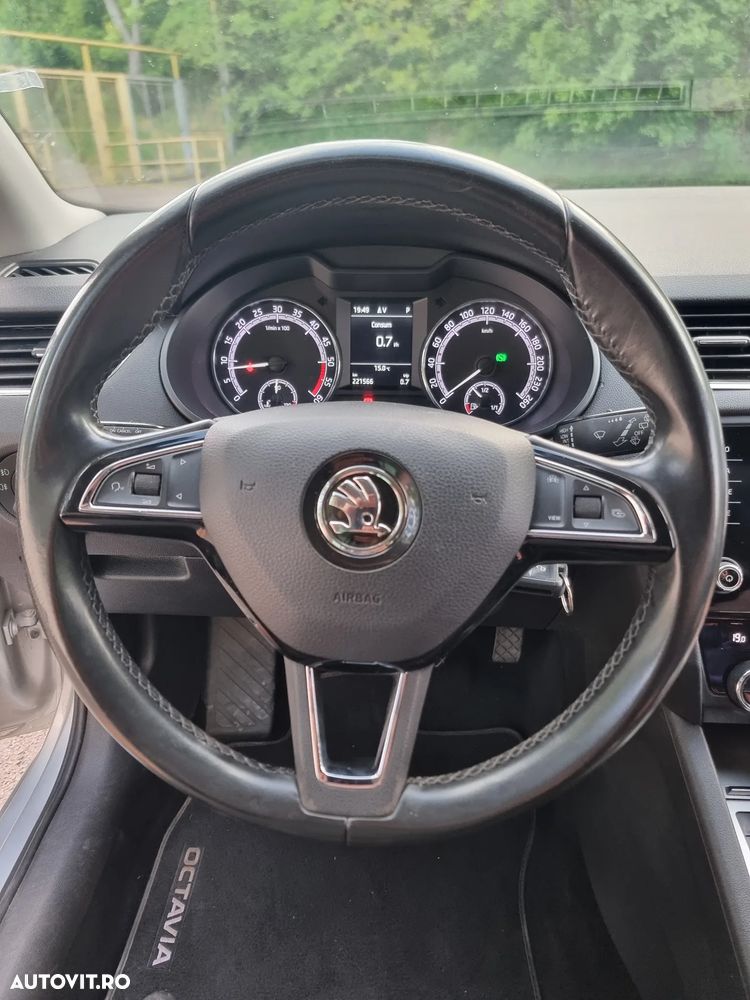 Skoda Octavia 2.0 TDI DSG Tour - 15