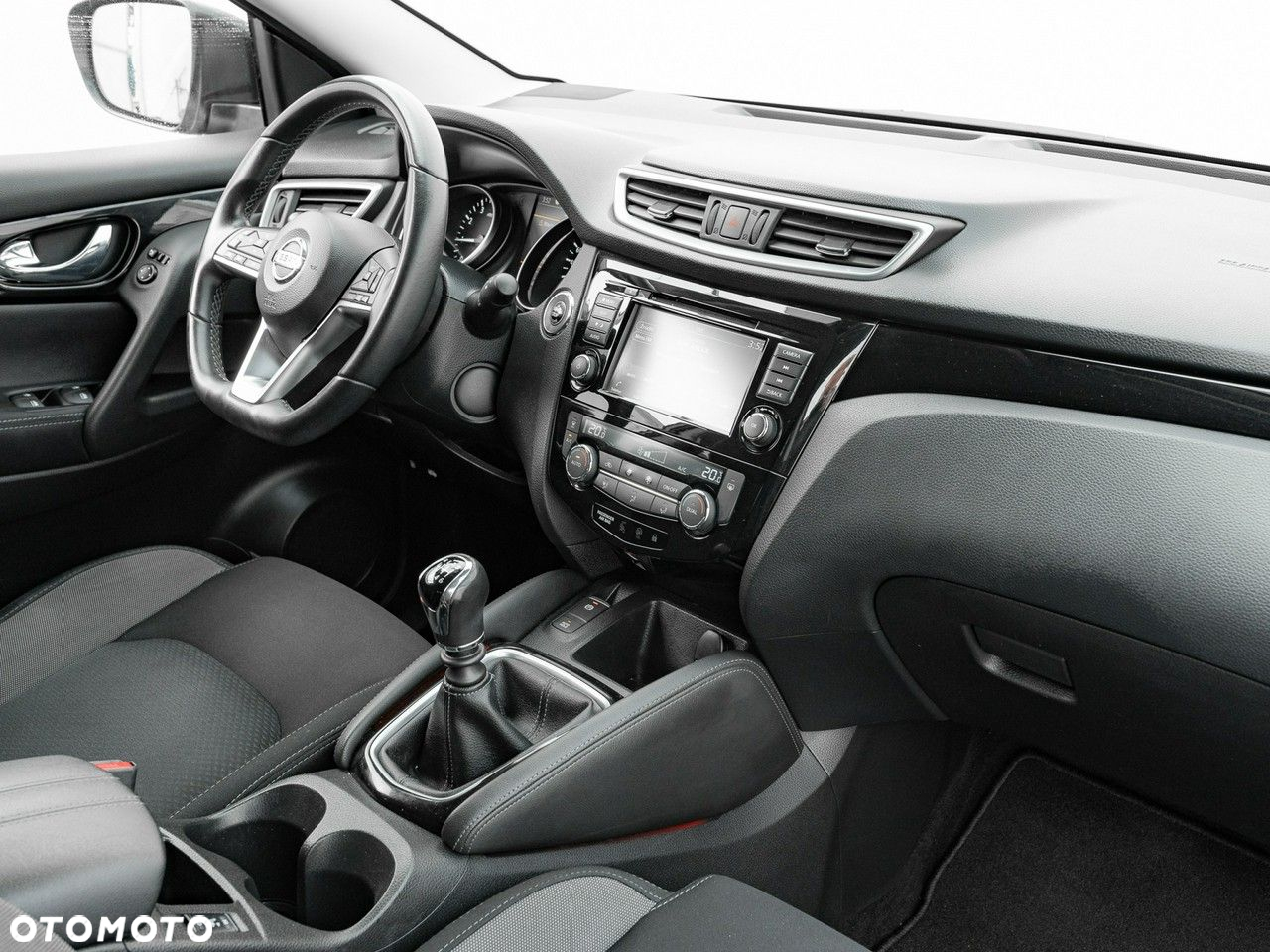 Nissan Qashqai 1.3 DIG-T N-Connecta - 34