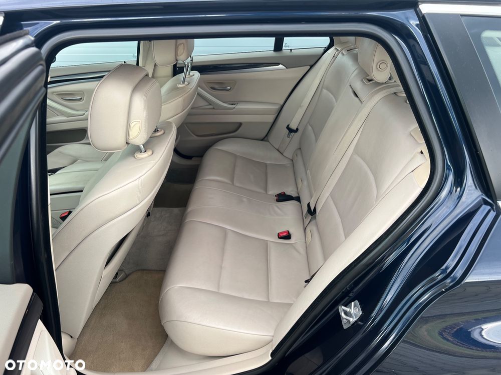 BMW Seria 5 530d xDrive Sport-Aut - 16
