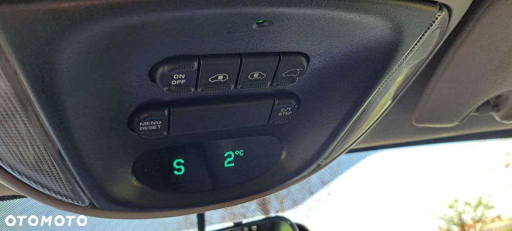 Chrysler Grand Voyager 2.8 CRD Limited - 11