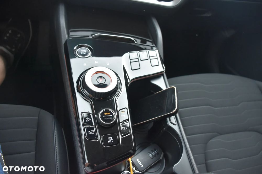 Kia Sportage 1.6 T-GDI PHEV Business Line 4WD - 25