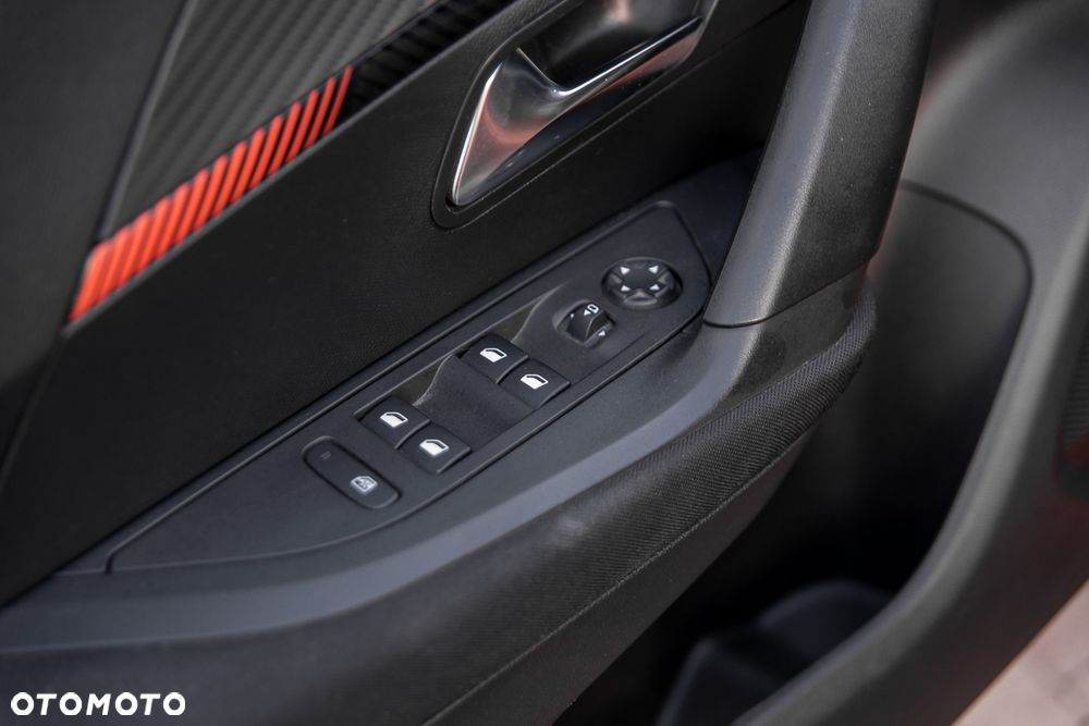 Peugeot 2008 1.2 PureTech Allure Pack S&S - 15