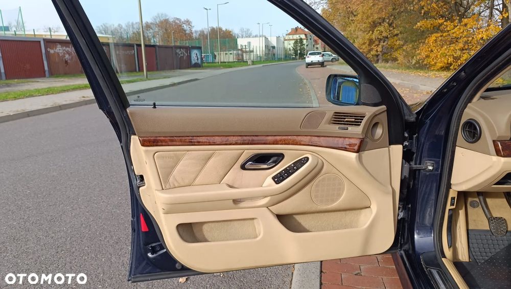 BMW Seria 5 540i - 9