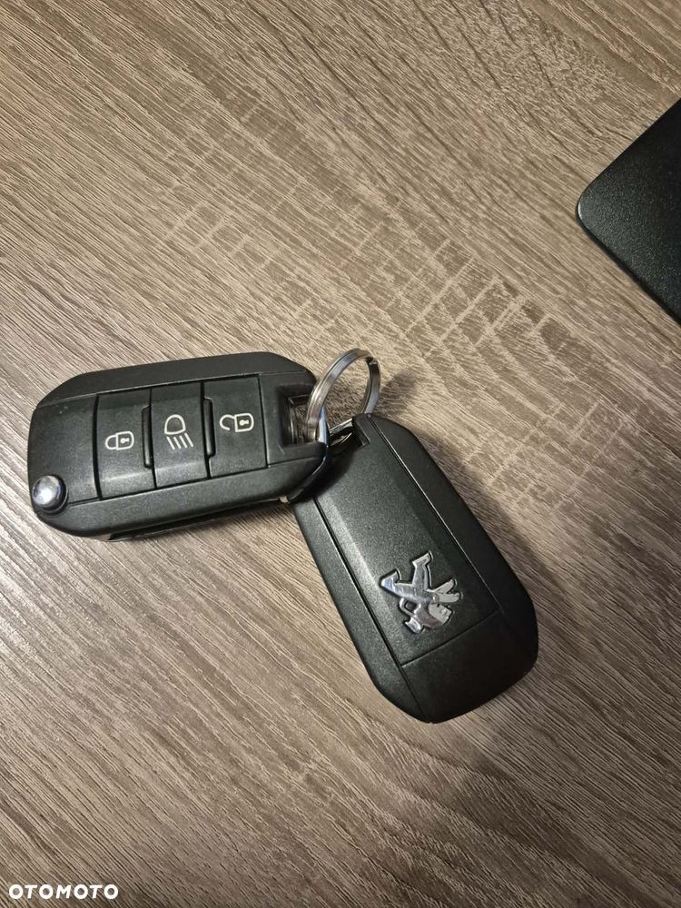 Peugeot 208 165 THP Stop & Start Allure - 24