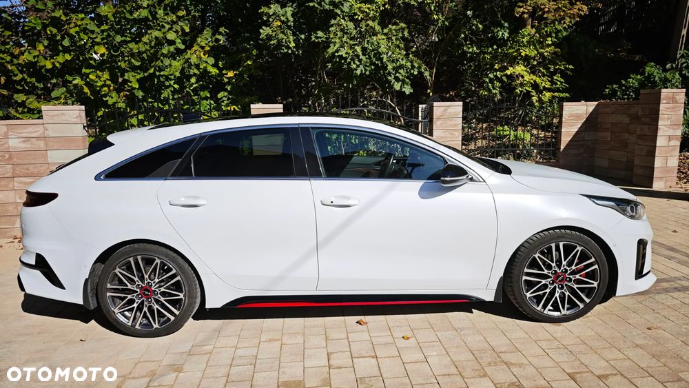Kia ProCeed 1.6 T-GDI GT DCT - 18