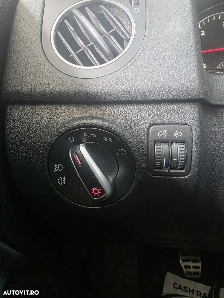 Volkswagen Golf Plus 1.6 TDI DPF Style - 21