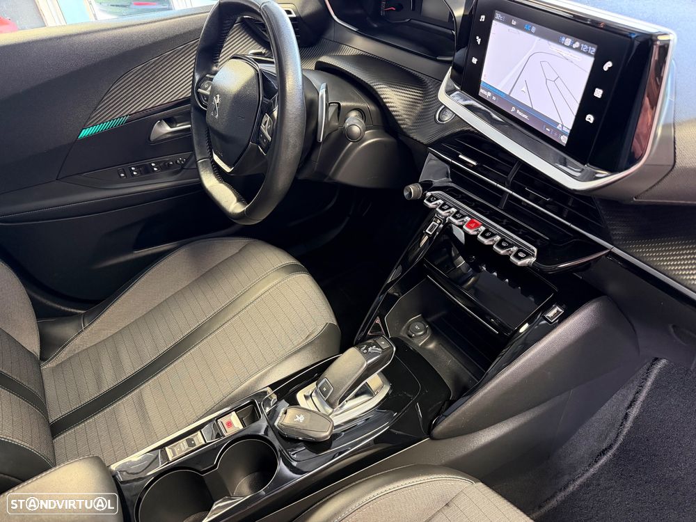 Peugeot 2008 PureTech 130 EAT8 Allure - 20