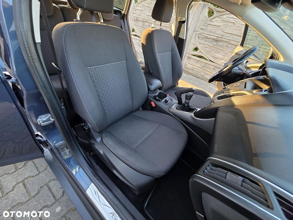 Ford Focus 1.0 EcoBoost Ambiente - 32