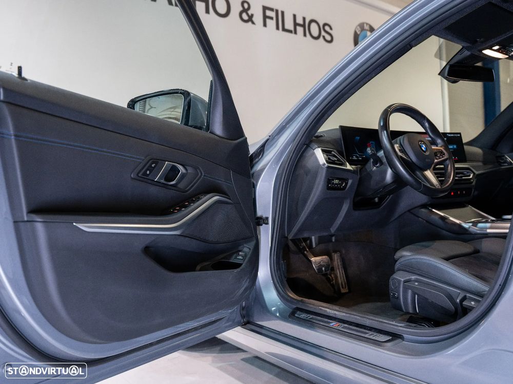 BMW 320 d Pack Desportivo M Auto - 16