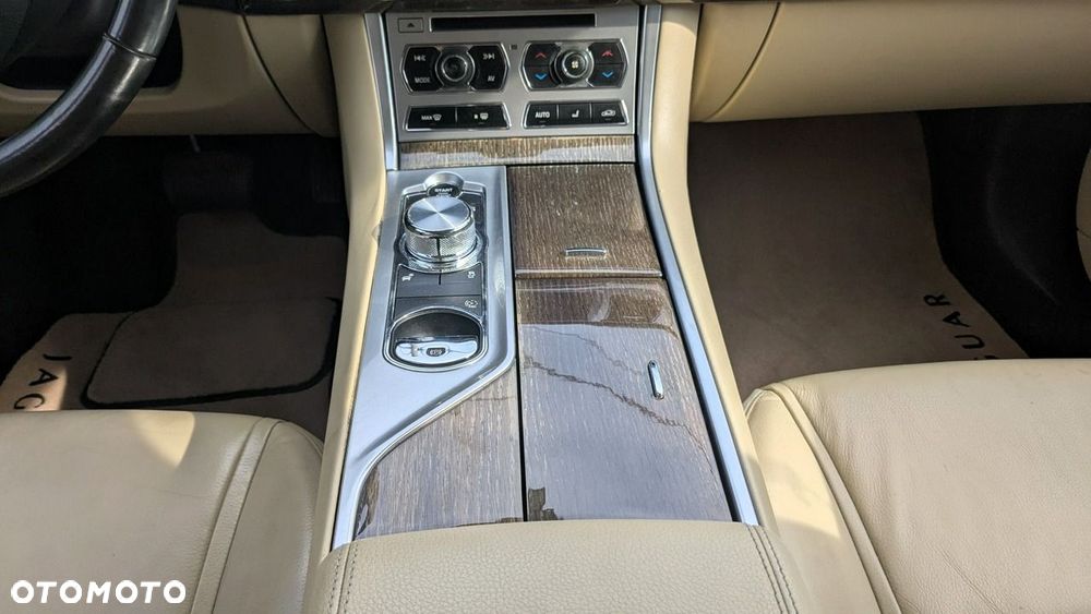 Jaguar XF - 23
