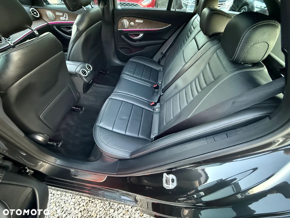 Mercedes-Benz Klasa E 300 de PHEV 4-Matic AMG 9G-Tronic - 33