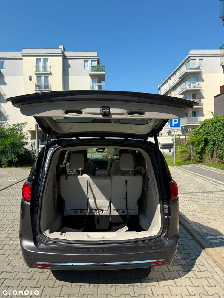 Chrysler Pacifica - 9
