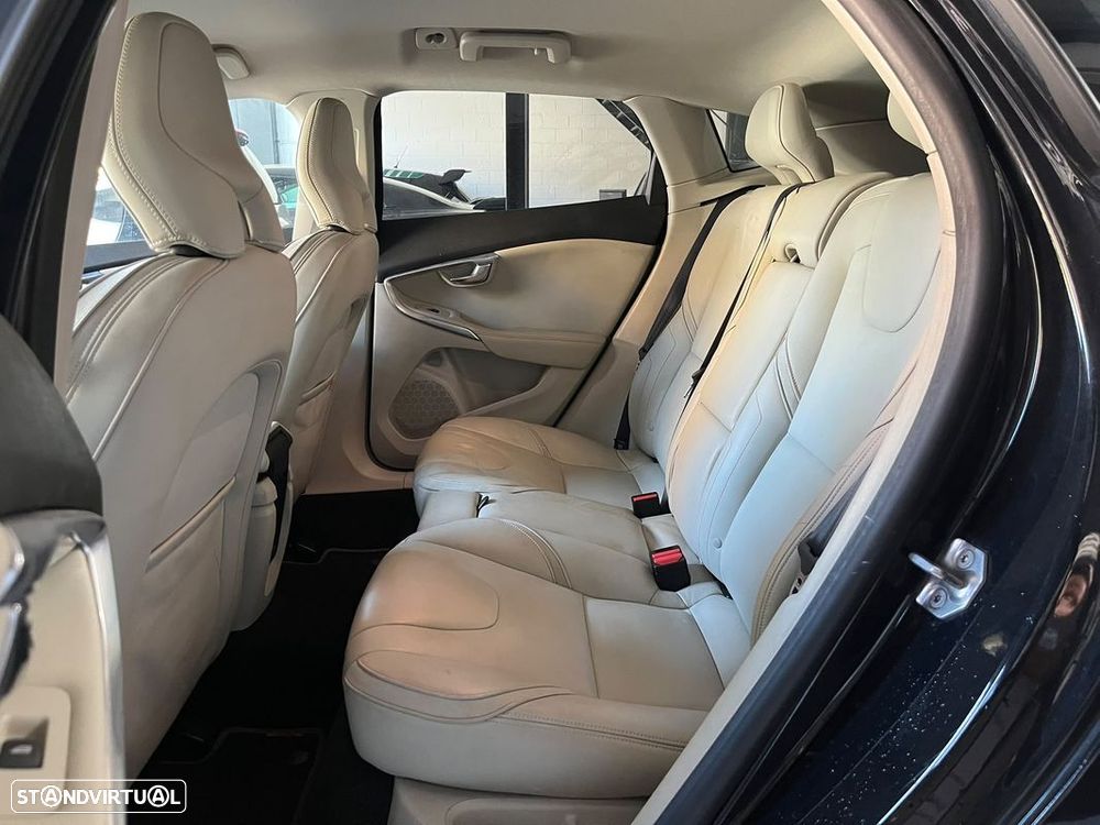 Volvo V40 Cross Country 1.6 D2 Volvo Ocean Race Powershift - 11