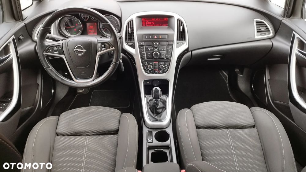 Opel Astra 1.4 Turbo Cosmo - 4