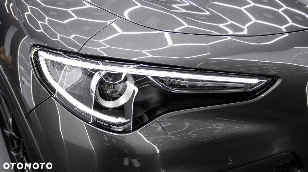 Alfa Romeo Stelvio 2.0 Turbo Veloce Q4 - 12