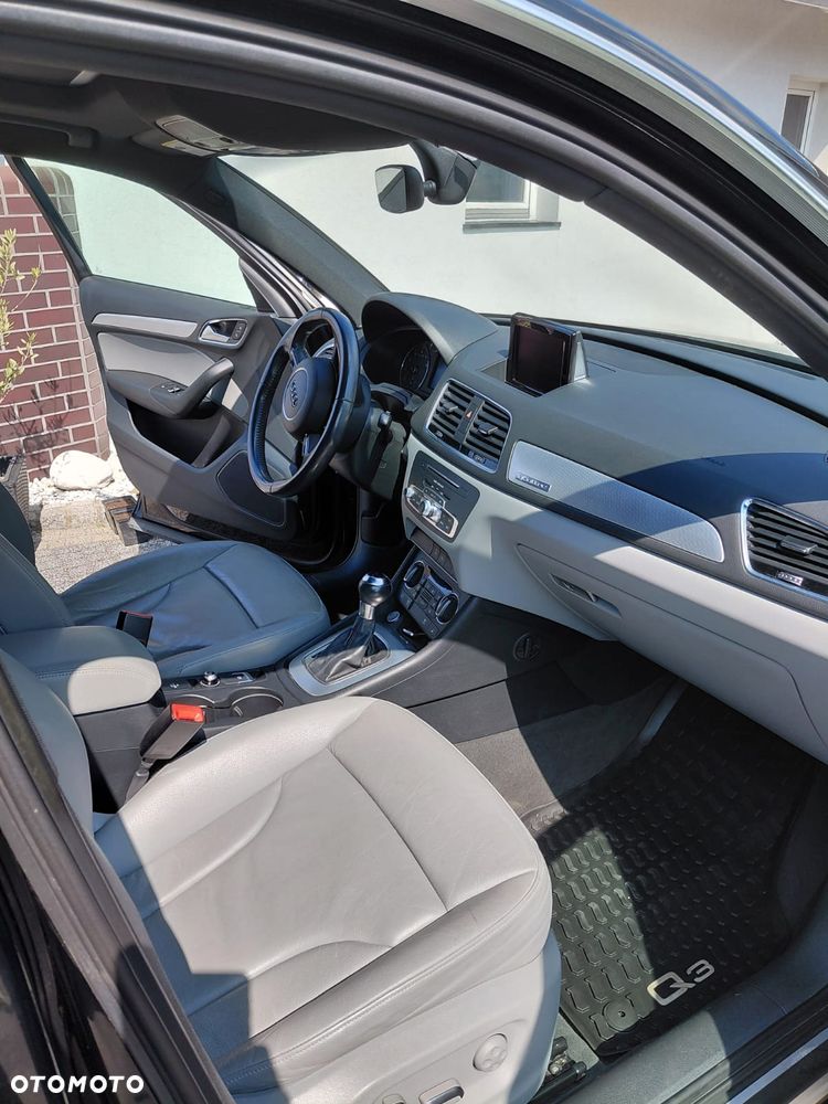 Audi Q3 2.0 TFSI Quattro S tronic sport - 2