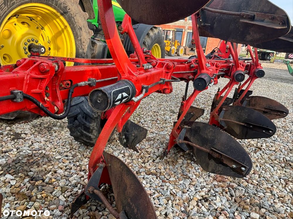 Gregoire Besson RWY 6 - 4