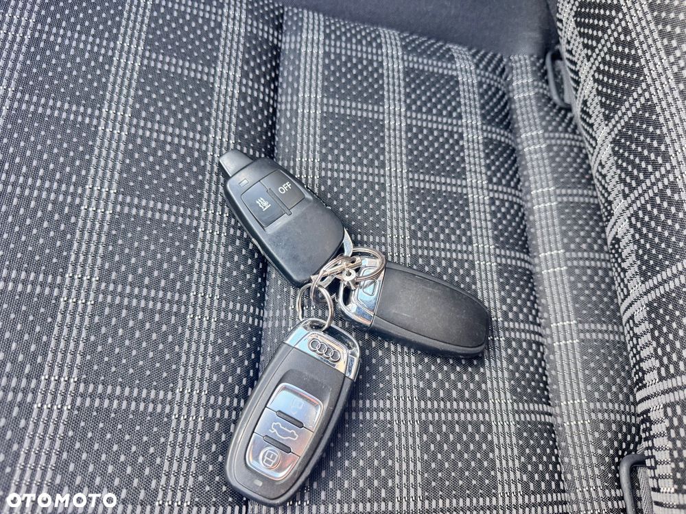 Audi A4 Avant 2.0 TDI DPF quattro S tronic S line Sportpaket - 27