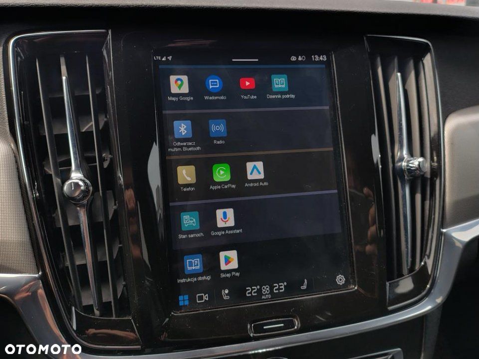 Volvo V90 Cross Country - 32