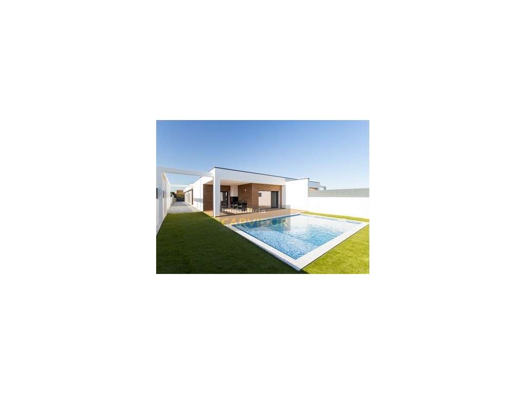 Moradia isolada térrea com piscina - Grande imagem: 5/28