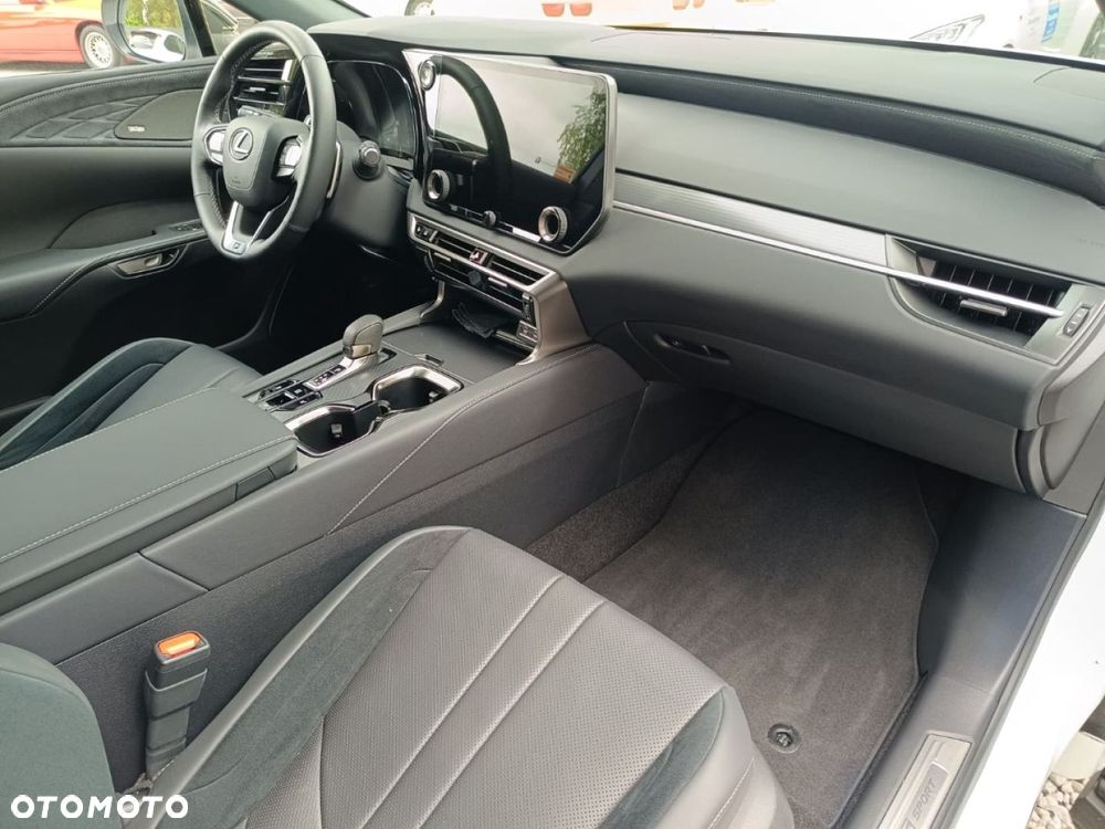 Lexus RX - 30