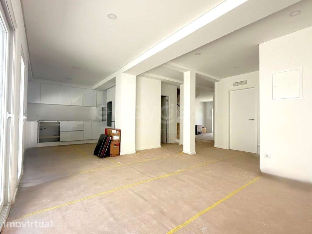Moradia Geminada T3 Nova com Garagem, no Montijo - Grande imagem: 4/33